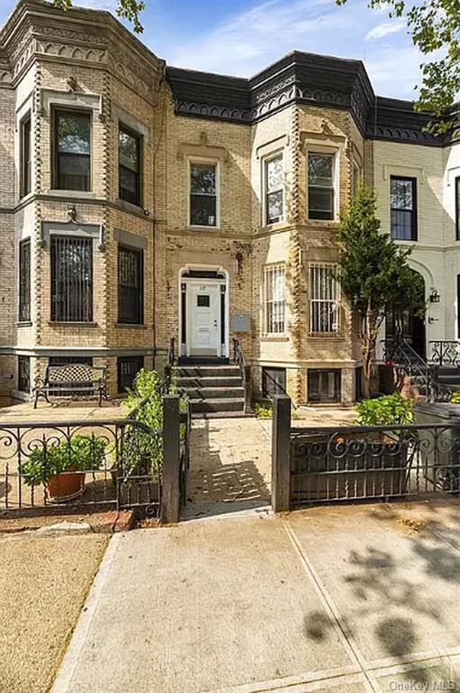 Foto del edificio - 317 Bainbridge St.