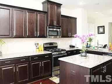 Foto del edificio - 5319 Cambridgeshire Loop