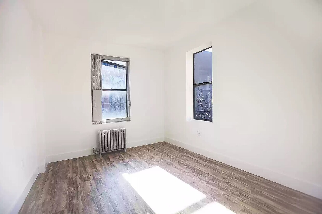 Building Photo - 164 W 128th St