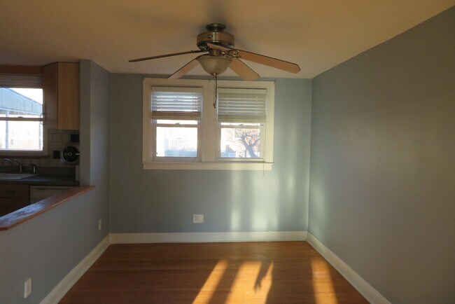 Foto del edificio - 7255 Rutland St.