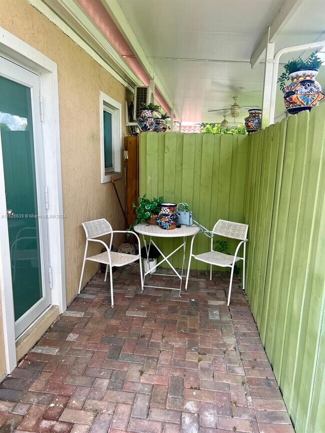 Foto del edificio - 15441 SW 158th St