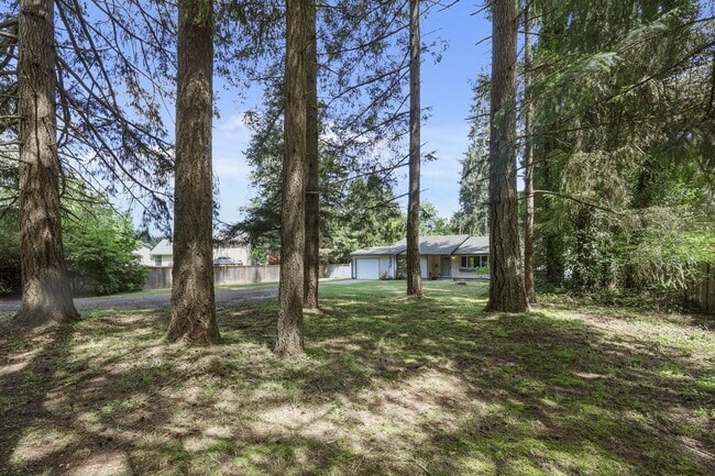 Building Photo - MOVE IN READY NOW!! 4 bed 1 bath on shy half acre! North Thurston School District