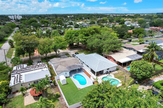 Foto del edificio - 5311 Pierce St