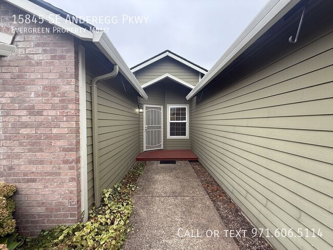 Building Photo - 15845 SE Anderegg Pkwy