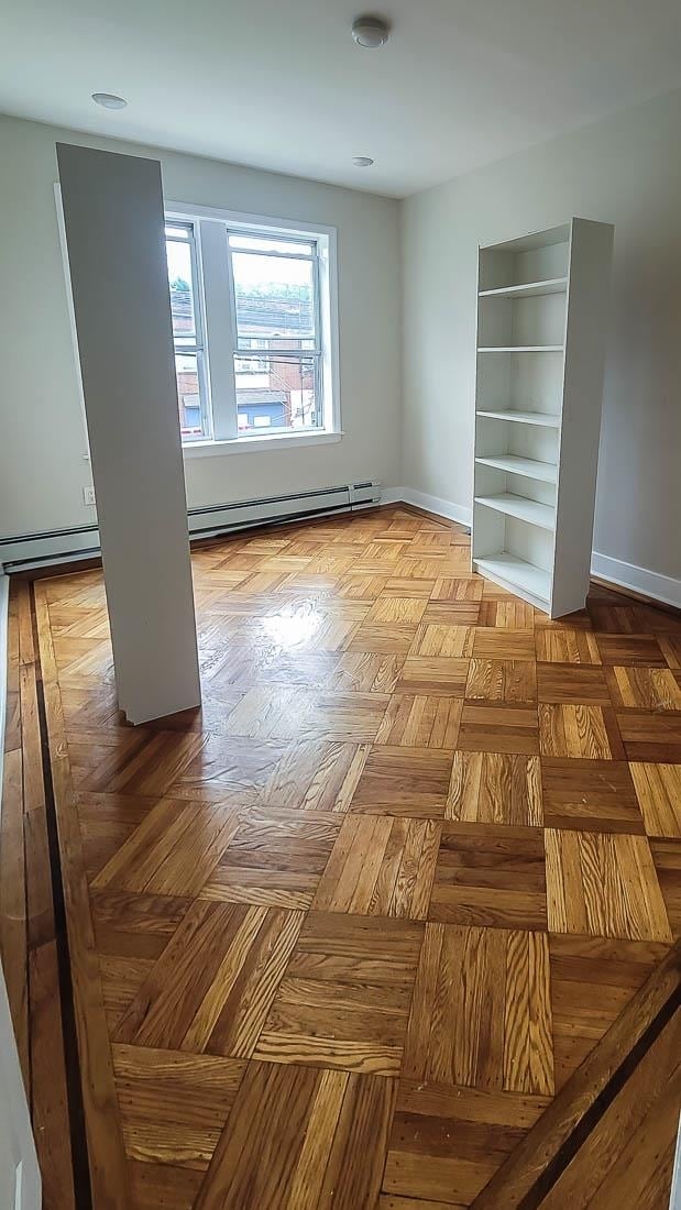 Foto del edificio - 127 Mallory Ave