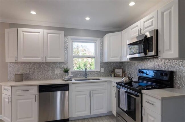 Building Photo - 3022 Trafalgar Way