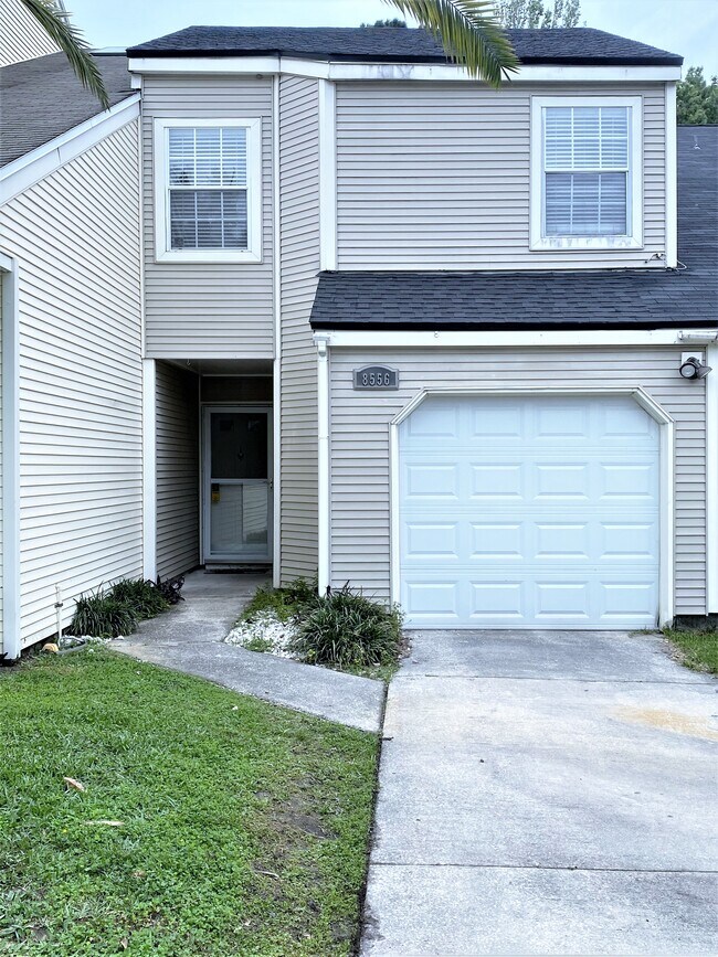 Building Photo - 8556 Sturbridge Cir W