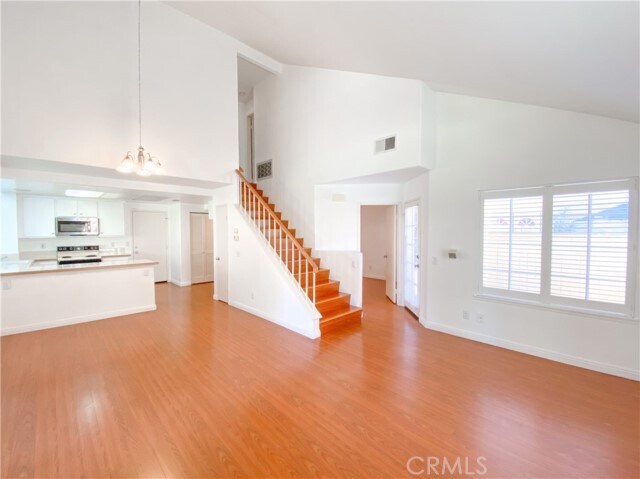 Foto del edificio - 69 Abrazo Aisle