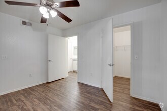 2BR, 2BA - 1,040 SF - Sun Terrace Apartments