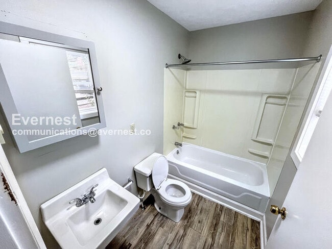 Foto del edificio - 208 Lower Consol Rd NW