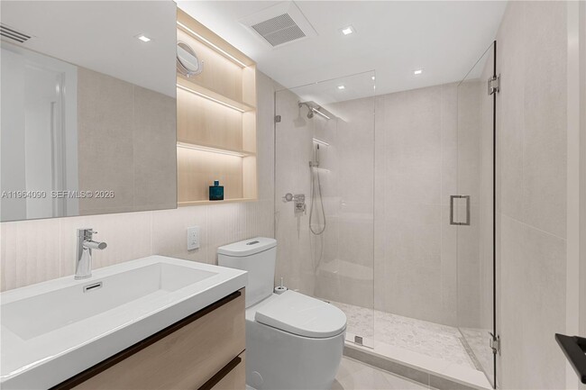 Building Photo - 345 Ocean Dr