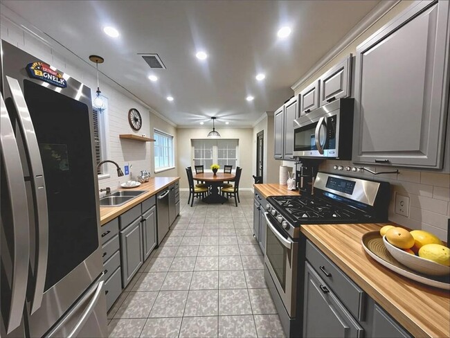 Foto del edificio - 57308 S Hardin Rd