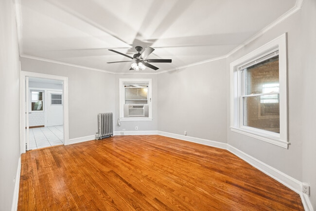Foto del edificio - 2443 W Gunnison St