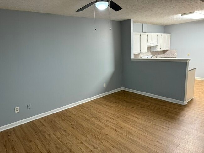 Photo - 1612 W Market St Apartment