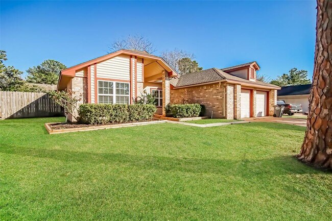 Foto del edificio - 8610 Greenleaf Lake Dr