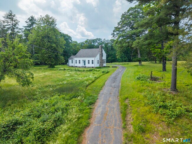 Foto del edificio - 444 Cherry Brook Rd