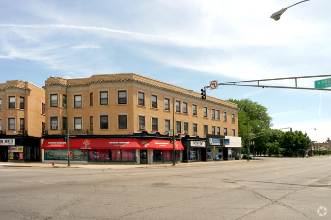 Foto del edificio - 2601-2607 N Milwaukee Ave