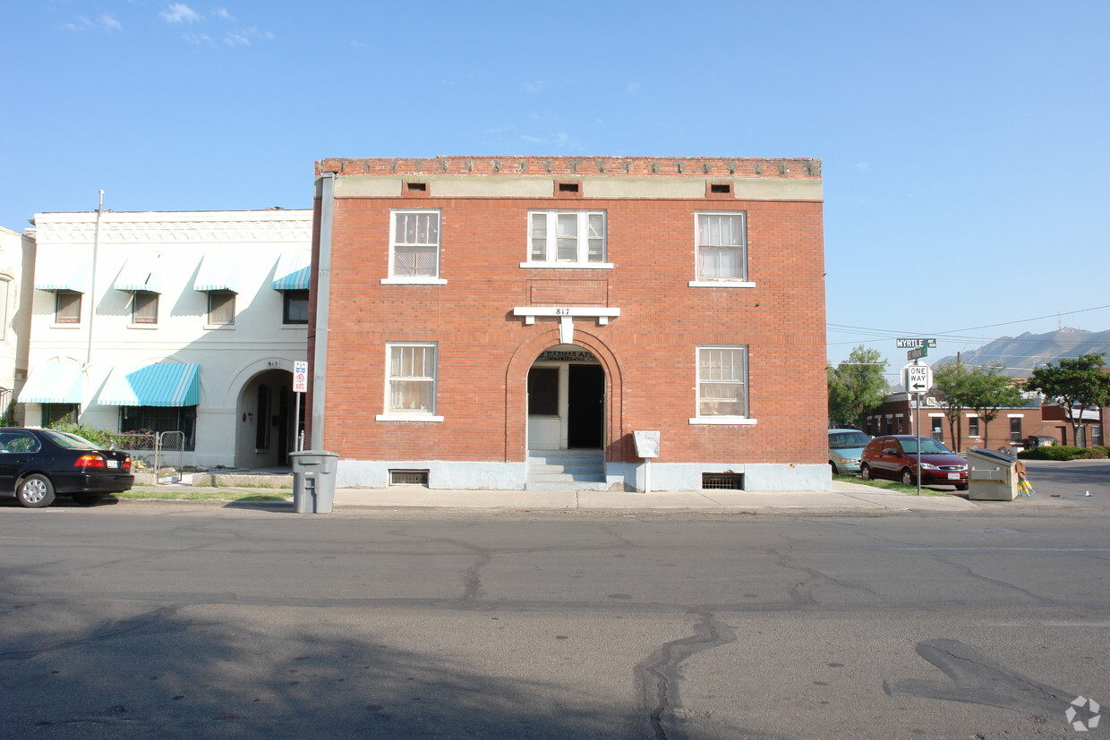 Primary Photo - John Carmon Apartments