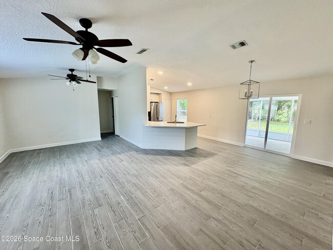 Foto del edificio - 1274 Coral Reef Ave NW