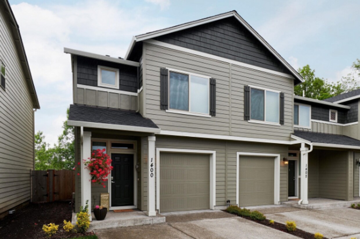 Foto principal - Beautiful 2-Bedroom End-Unit Townhome - Ba...