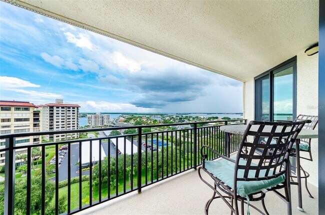 Foto del edificio - 690 Island Way
