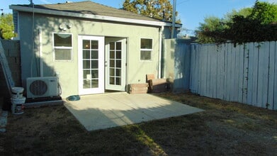 Building Photo - 6642 Forbes Ave
