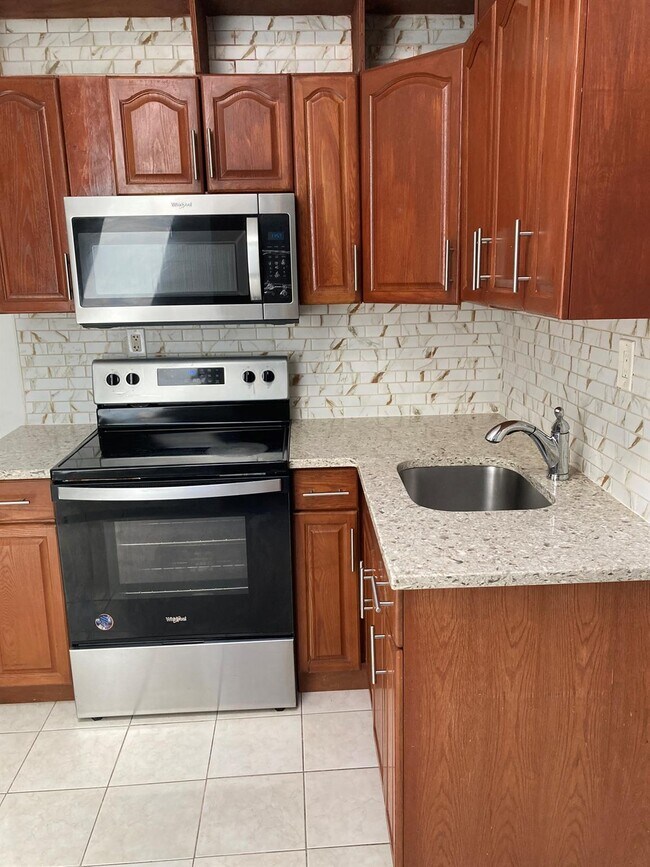 Foto del edificio - 745 Centerwood St