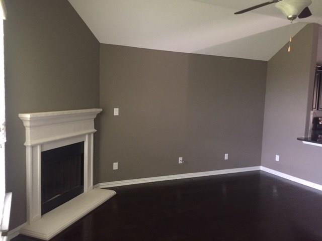 Foto del edificio - 405 Hendelson Ln