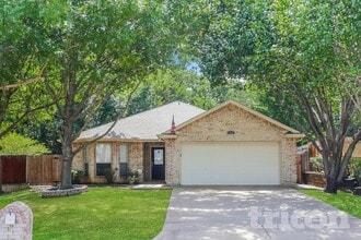 Building Photo - 1706 Fern Dr
