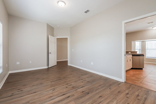 Building Photo - 8522 N Campbell Rd