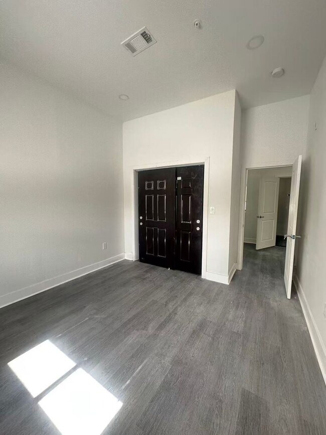 Building Photo - 4629 Frankford Ave
