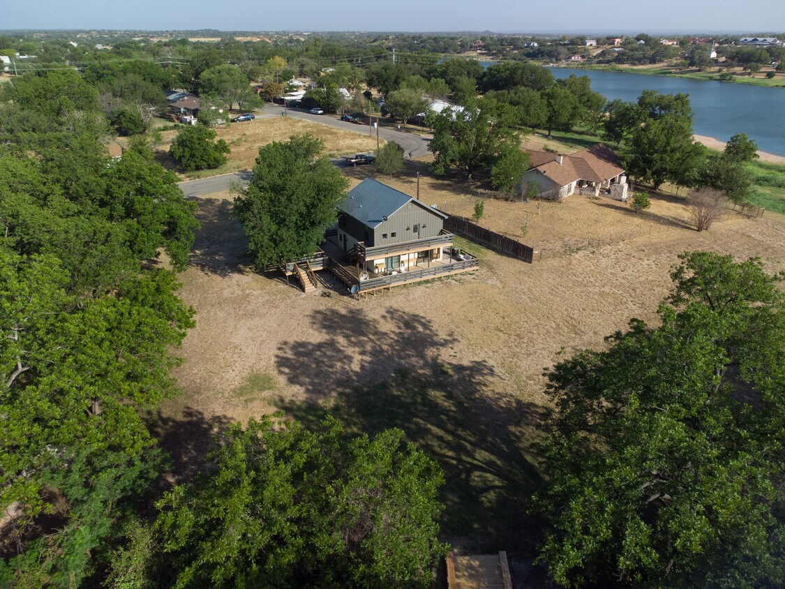 610 Flag Creek Dr, Llano, TX 78643 House Rental in Llano, TX