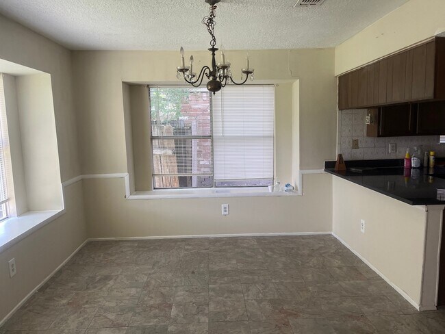 Foto del edificio - 14619 Wind Lawn Dr