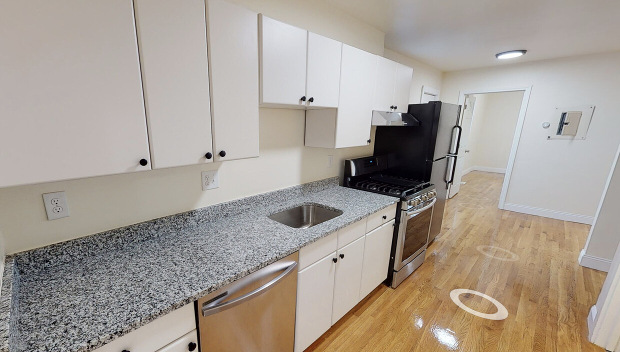 Foto principal - 527 E 3rd St