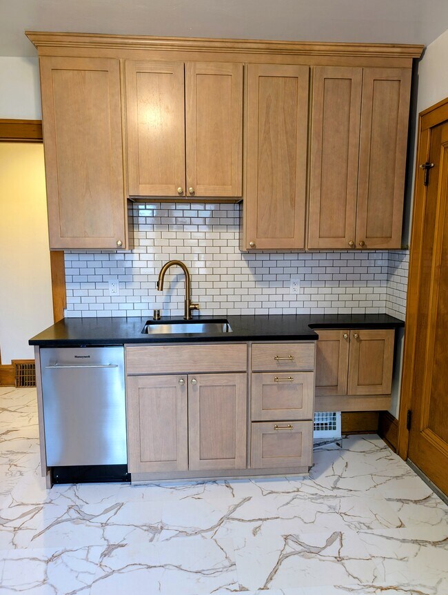 Foto del edificio - 2344 N 68th St