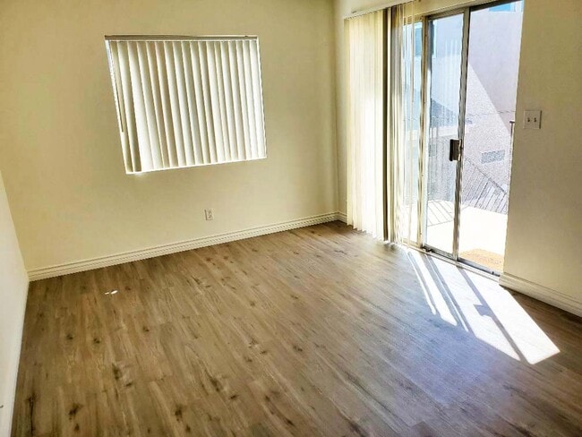 Foto del edificio - 361 13th St