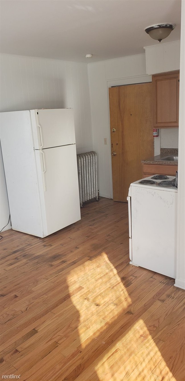 Building Photo - Studio, 1 bath  - 113 E Cross St