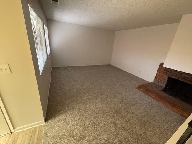 Building Photo - 7369 Elmhurst Pl