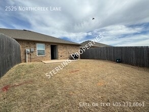 Building Photo - 2525 Northcreek Ln