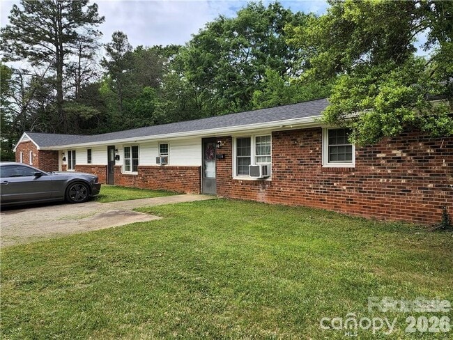 Building Photo - 151 Crescent Dr