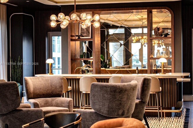 Foto del edificio - 333 N New River Dr E