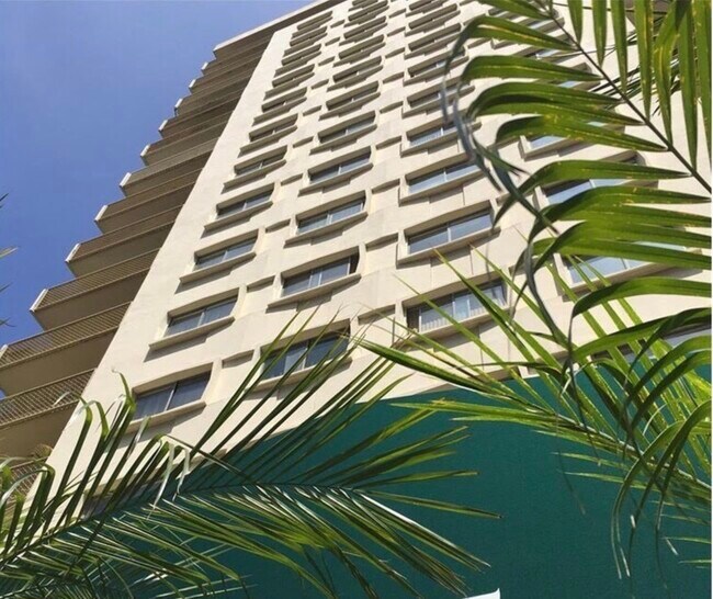 Foto del edificio - 10787 Wilshire Blvd