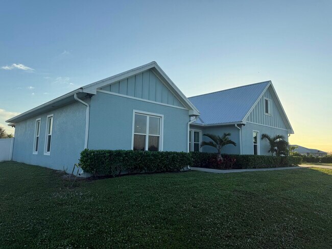 Foto del edificio - 3533 Sky Valley Ln