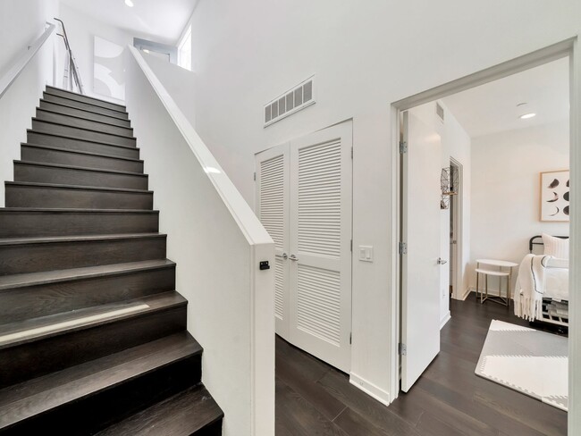 Building Photo - 3 Bedroom Single Family Home in Los Angeles