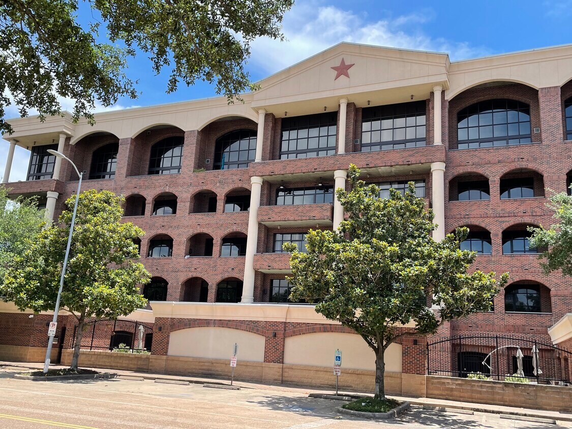 Loft-style living in EADO - 505 Bastrop St