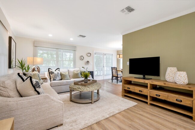 Living Room - 855 N Indian River Dr