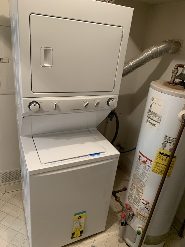 Utility Room - 40804 Highpointe Dr