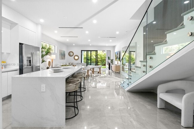 Foto del edificio - 325 SW 16th St