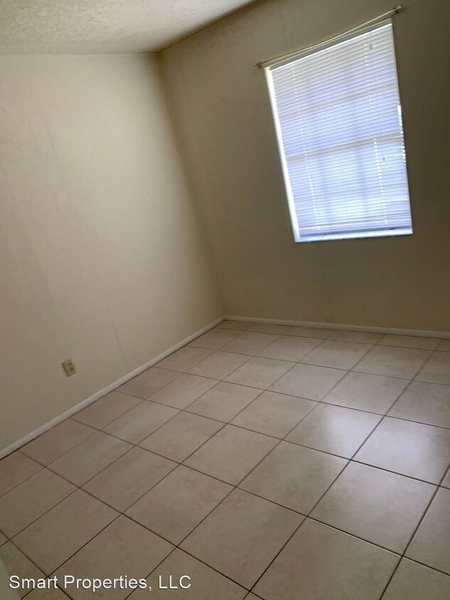 Building Photo - 2 br, 1.5 bath House - 229 Century Blvd