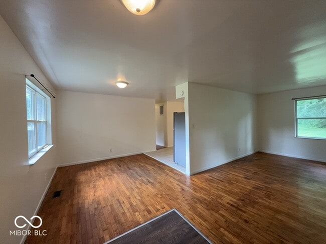 Building Photo - 2646 W 60th St